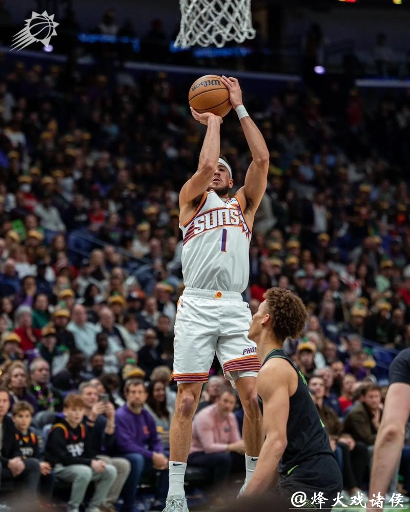 布克砍个人赛季新高45分 太阳擒公牛4连胜 布克砍个人赛季新高45分 太阳擒公牛4连胜